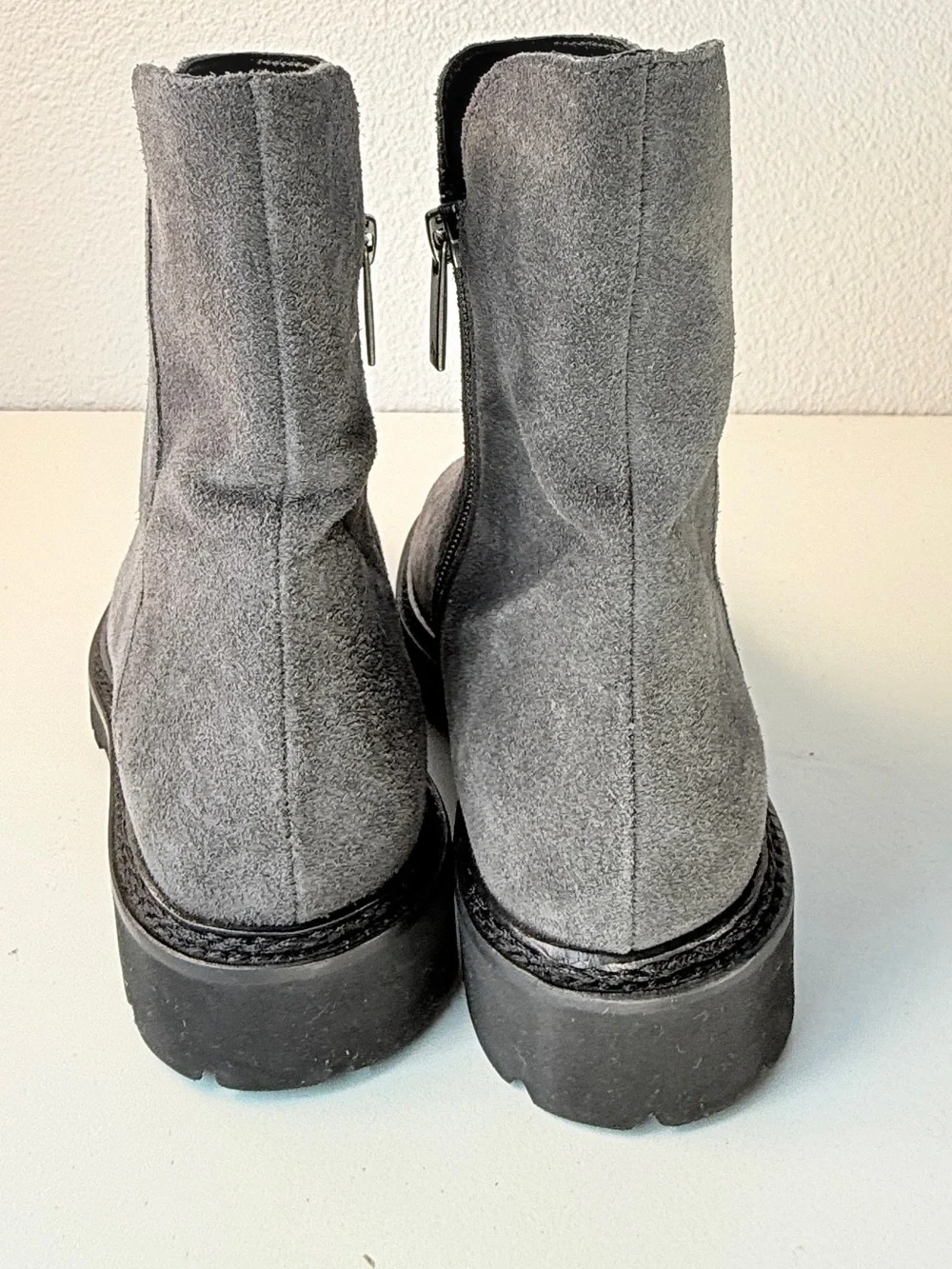 Aquatalia Gray Suede Lug Sole Ankle Boots Italy Size 8 Gray Boots leather
